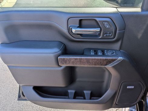 Used 2023 GMC Sierra 2500 Denali w/ Denali Black Diamond Edition image 14