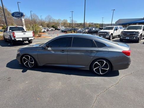 Used 2019 Honda Accord Sport image 10