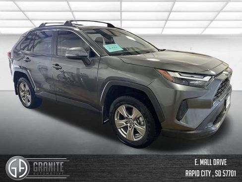 Used 2024 Toyota RAV4 XLE AWD/4WD image 9