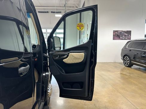 Used 2022 Mercedes-Benz Sprinter 3500 image 58