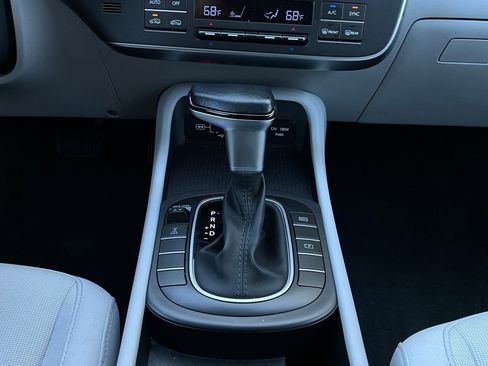 Used 2025 Hyundai Kona SEL image 23