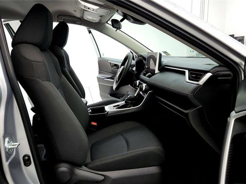 Used 2024 Toyota RAV4 LE image 17