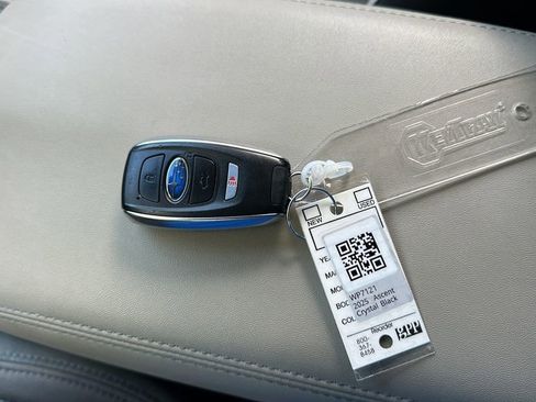 Used 2025 Subaru Ascent Premium AWD/4WD image 33