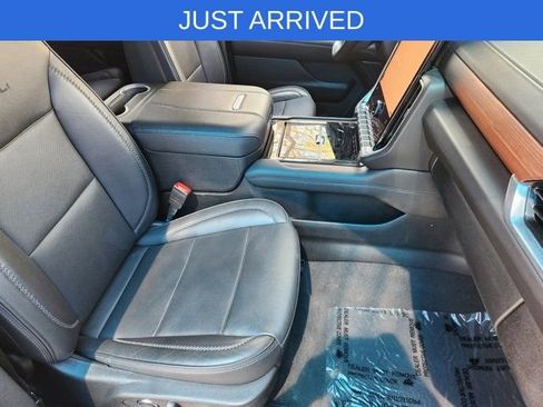 Used 2025 GMC Yukon XL Denali image 20