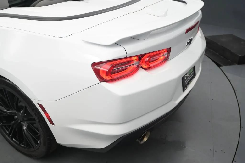 Used 2023 Chevrolet Camaro LT RWD image 15