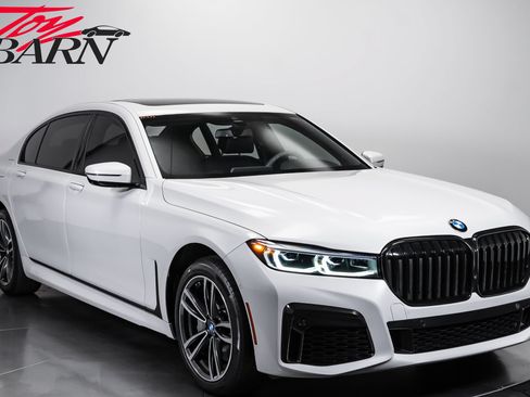 Used 2021 BMW 750i xDrive w/ Executive Package AWD/4WD image 7