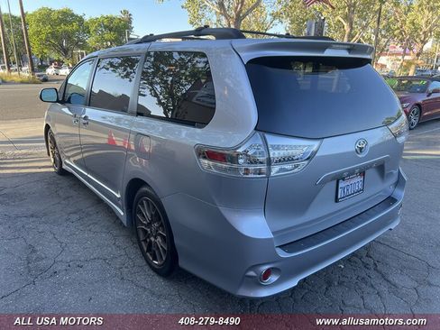 Used 2015 Toyota Sienna SE w/ SE Preferred Package image 7
