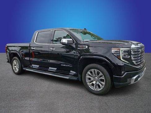 Used 2023 GMC Sierra 1500 Denali w/ Technology Package AWD/4WD image 3