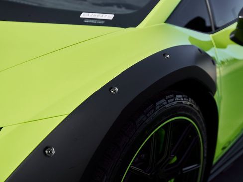 Used 2024 Lamborghini Huracan Sterrato image 8