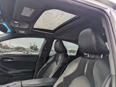 Used 2019 Toyota Avalon XSE image 26