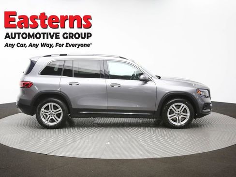 Used 2021 Mercedes-Benz GLB 250 4MATIC w/ Premium Package image 45