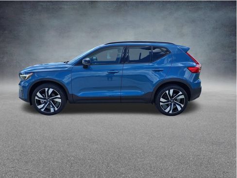 Certified 2023 Volvo XC40 B5 Ultimate w/ Protection Package Premier AWD/4WD image 5