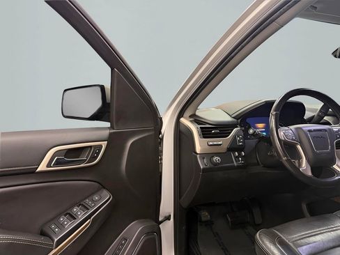 Used 2018 GMC Yukon Denali image 9