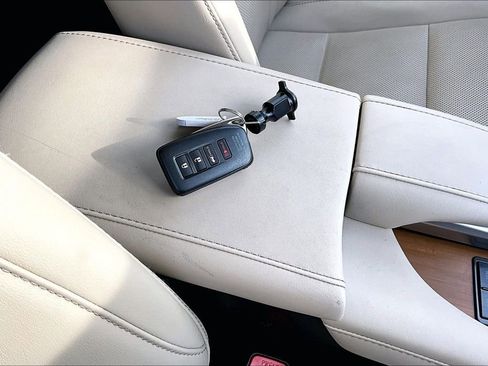 Used 2021 Lexus RX 450h AWD w/ Premium Package image 16