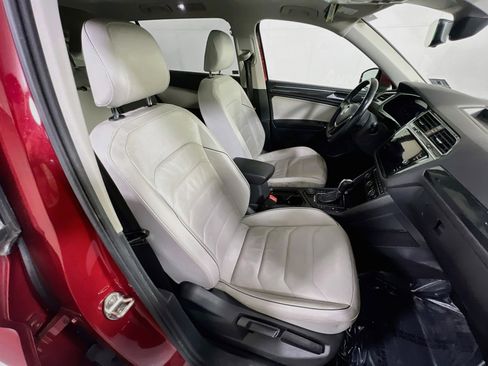 Used 2018 Volkswagen Tiguan SEL Premium w/ 3rd Row Seat Package AWD/4WD image 29