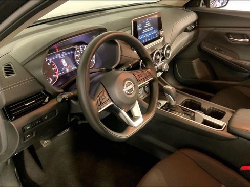 Used 2024 Nissan Sentra SV FWD image 14