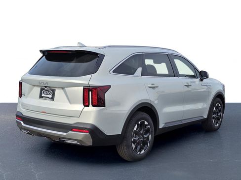 New 2026 Kia Sorento S image 8