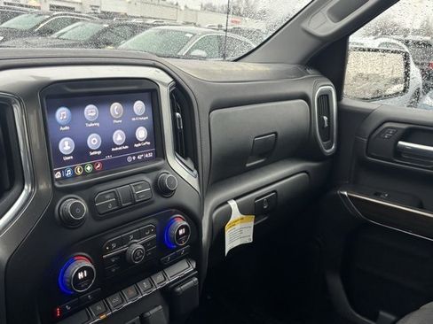 Used 2021 Chevrolet Silverado 1500 LT w/ Convenience Package II image 28