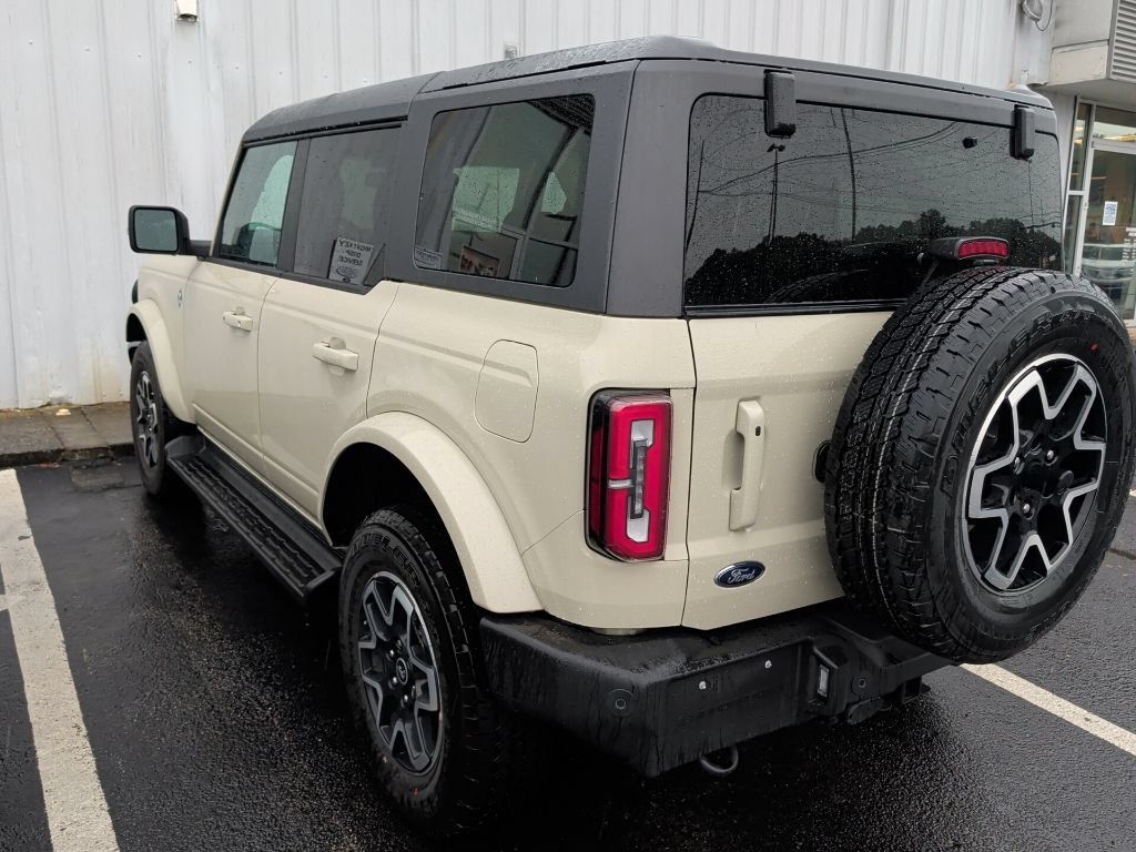 Used 2025 Ford Bronco Outer Banks AWD/4WD image 5