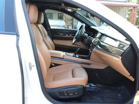 Used 2013 BMW 750Li image 16