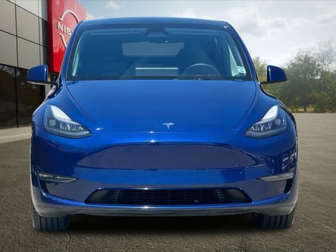 Used 2024 Tesla Model Y Long Range AWD/4WD image 11