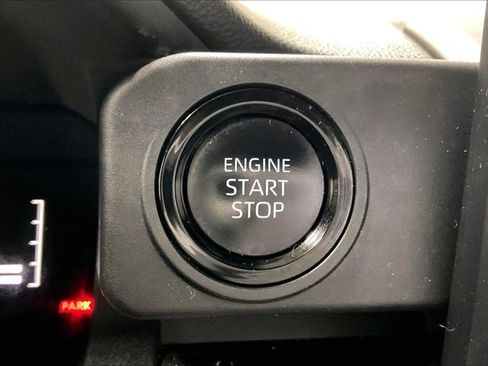 Used 2024 Toyota Tacoma SR5 AWD/4WD image 37