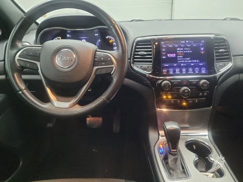 Used 2019 Jeep Grand Cherokee Laredo w/ Security & Convenience Group RWD image 22