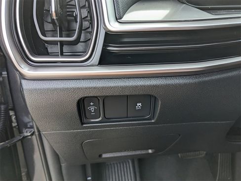 Certified 2025 Kia Sorento S w/ Panoramic Sunroof Package image 30