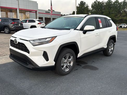 New 2025 Toyota RAV4 LE image 2