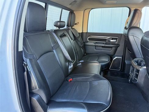 Used 2021 RAM 3500 Laramie image 32