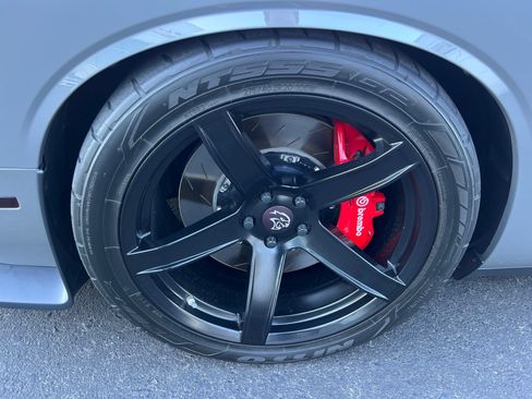 Used 2017 Dodge Challenger SRT Hellcat RWD image 10