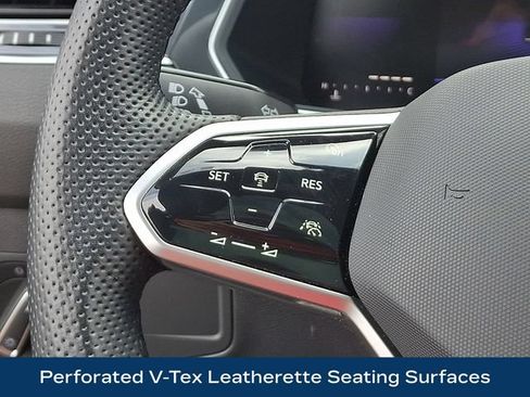 Used 2024 Volkswagen Tiguan SE R-Line AWD/4WD image 7