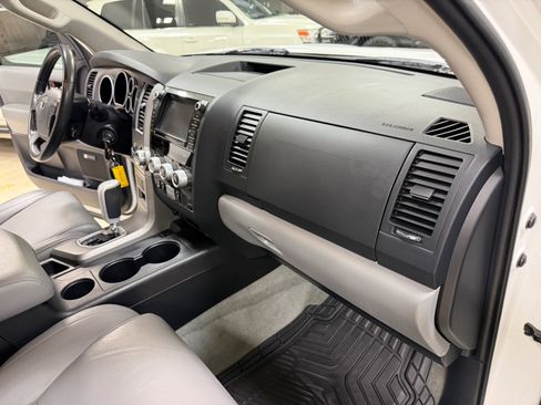 Used 2010 Toyota Sequoia Limited AWD/4WD image 24