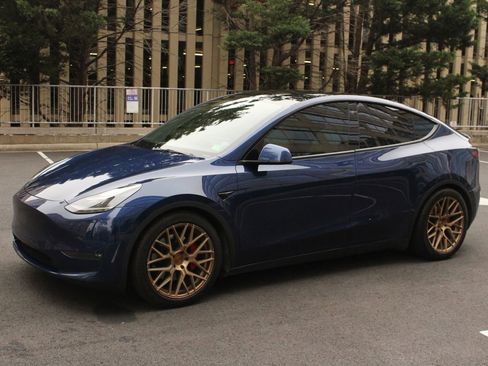 Used 2021 Tesla Model Y Performance AWD/4WD image 12