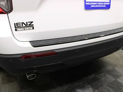 Used 2023 Ford Explorer ST-Line AWD/4WD image 45