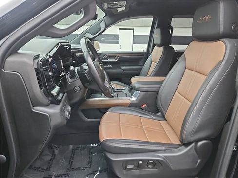 Used 2023 Chevrolet Silverado 1500 High Country w/ Technology Package image 19