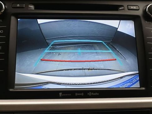 Used 2018 Toyota Highlander XLE FWD image 33