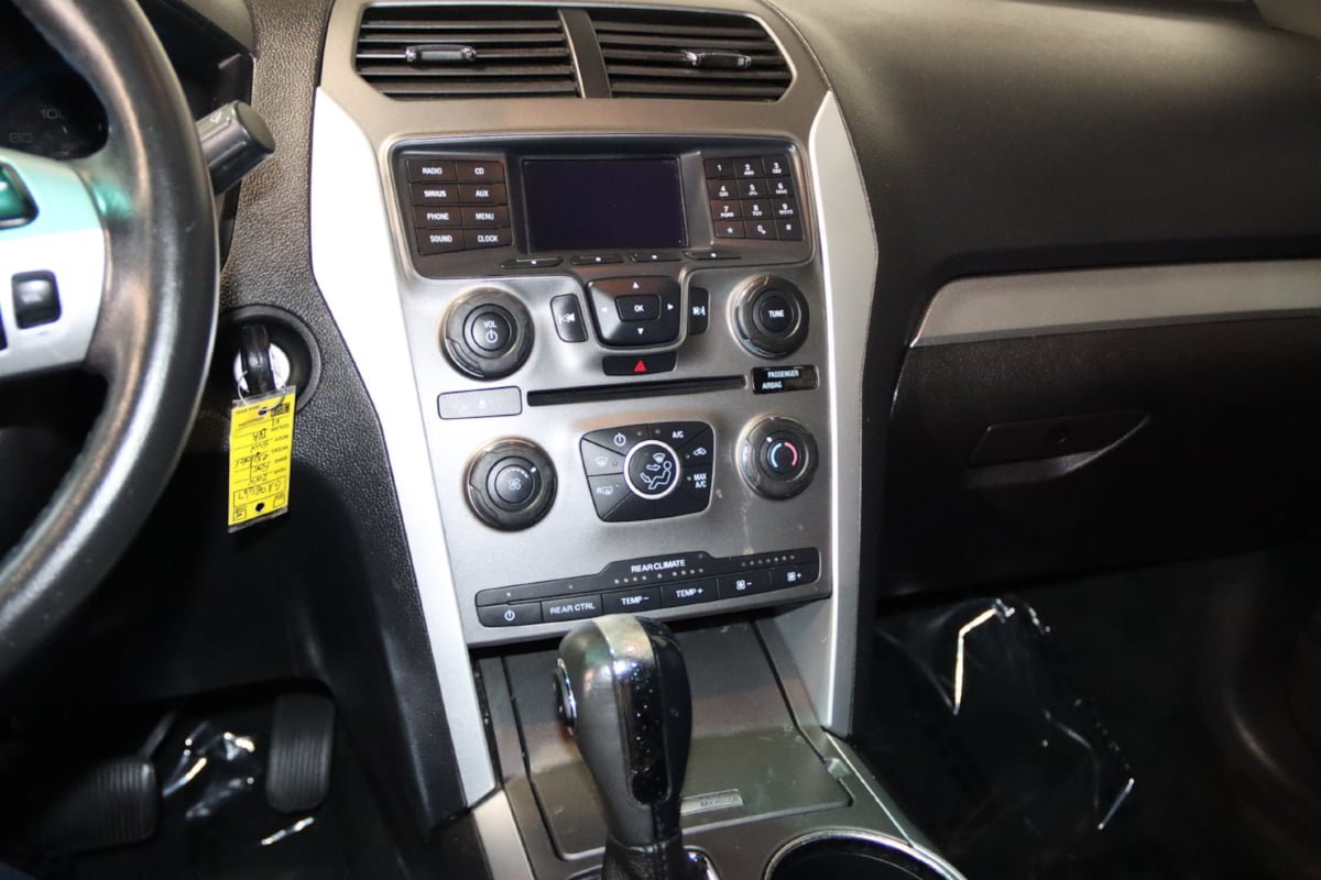 Used 2014 Ford Explorer XLT FWD image 36