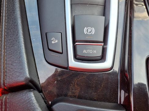 Used 2013 BMW 528i xDrive Sedan AWD/4WD image 19