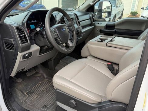 Used 2020 Ford F350 4x4 Crew Cab XL DRW w/ Power Equipment Group image 4