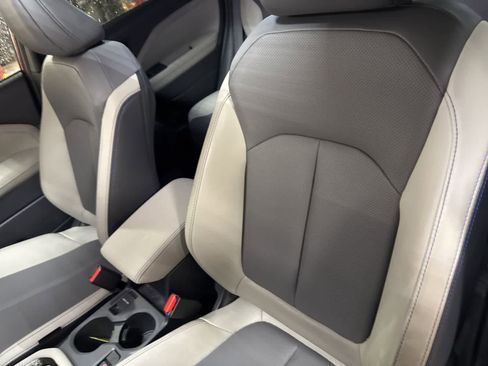 Used 2025 Subaru Forester Limited image 15