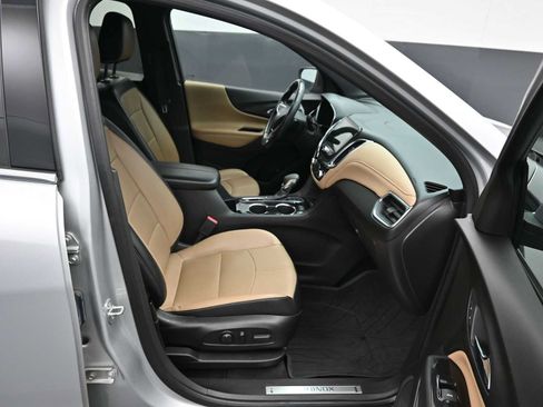 Used 2022 Chevrolet Equinox Premier AWD/4WD image 13