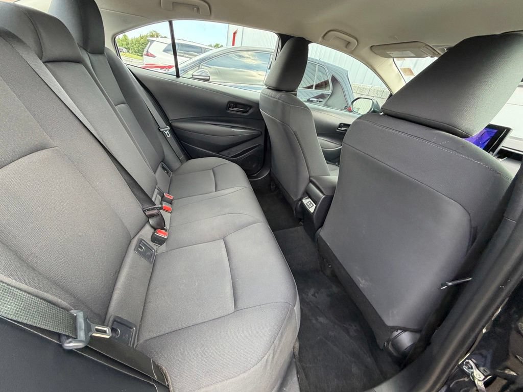 Used 2025 Toyota Corolla LE FWD image 35