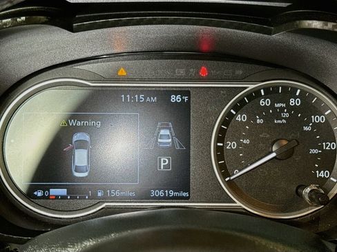 Used 2025 Nissan Versa SR FWD image 10
