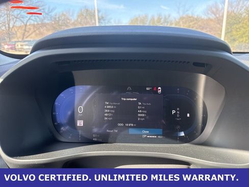 Certified 2025 Volvo XC40 B5 Plus image 20