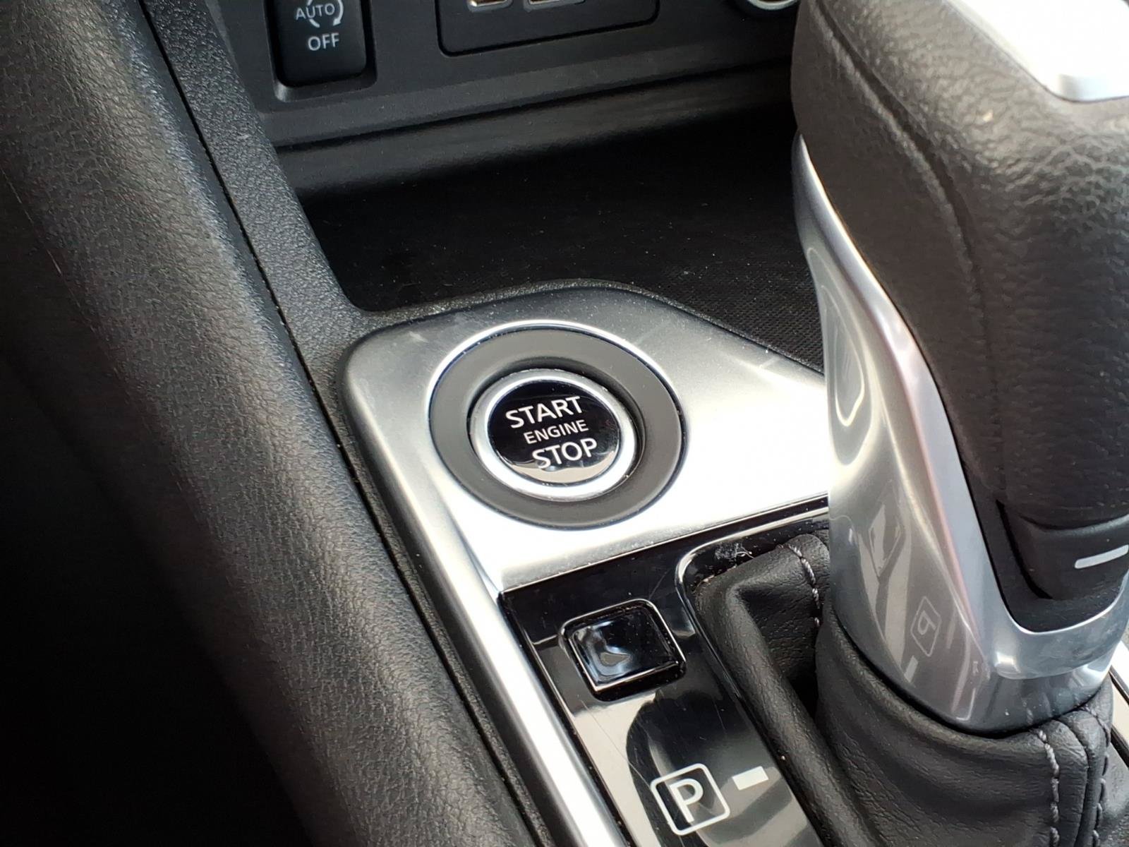 Used 2025 Nissan Sentra SV FWD image 13