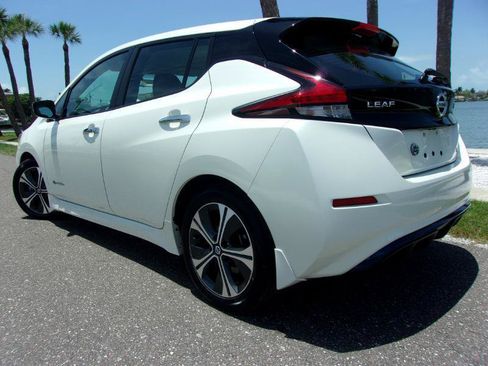 Used 2018 Nissan Leaf SV FWD image 38