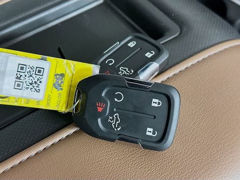 Used 2021 Chevrolet Silverado 1500 High Country w/ Technology Package image 21