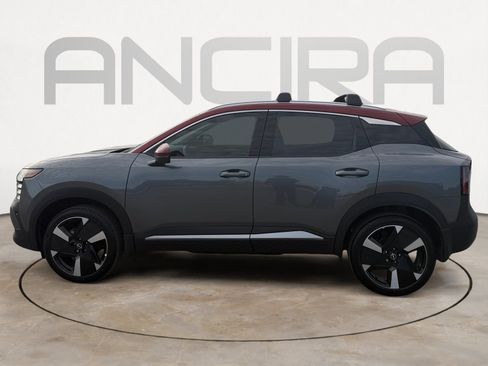 Used 2025 Nissan Kicks SR image 8