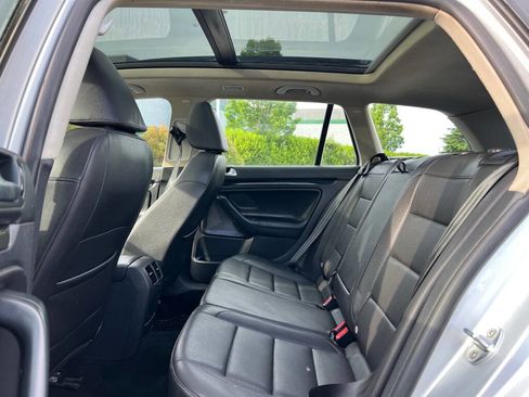 Used 2012 Volkswagen Jetta SportWagen FWD image 15
